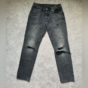 NWOT Distressed Levi’s